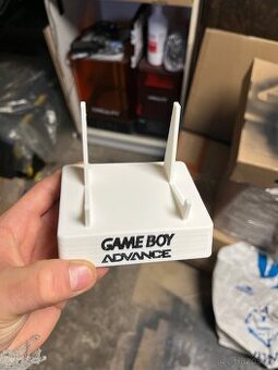 Stojánek na Nintendo Game Boy Advance