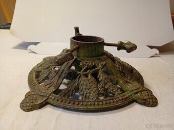 Starožitný stojánek na stromeček - litinový