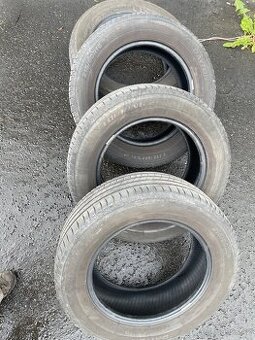 Prodám - 2ks Letní pneu 215-60-16-99H DAYTON