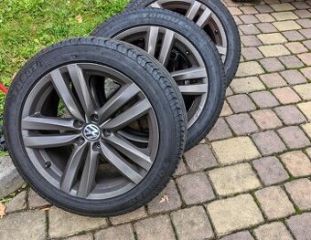 Alu kola VW Kansas R18 5x112 s pneu 245/45