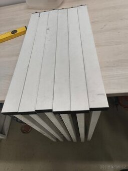 Rám na 1 a půl stolu