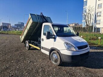 Kontejner Iveco do 3,5 t najeto - 340.000 km