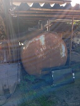 Nádrž ocelová, tlaková nádrž na kapaliny, zásobník