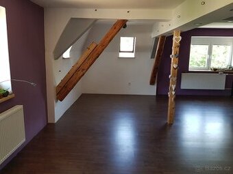 Pronájem podkrovního bytu 4+1, 160 m², Jirkov – bez provize