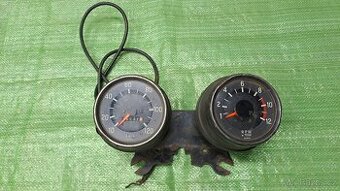 Tachometr a otáčkoměr retro