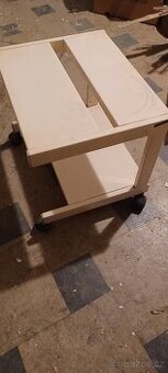 Pojízdný stolek, kovový