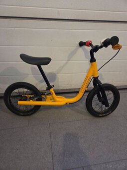 Odrážedlo Btwin rundride 900