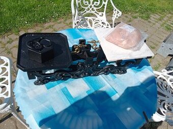 Váhy kupecké, černé, secesní