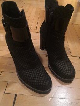 Dámske boty vel. 36