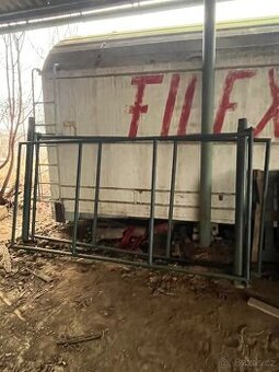 Brána dvoukřídlá