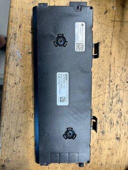 BMW f25 anténní zesilovač