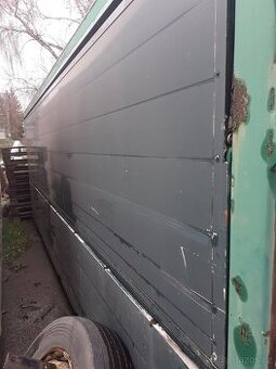 Skříňová nástavba.