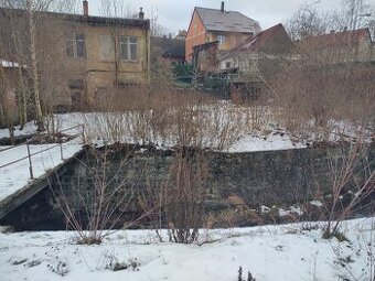 Prumyslová budova s možností bydlení