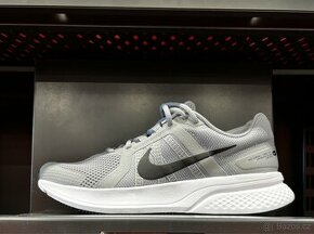 Tenisky Nike, vel.42,5