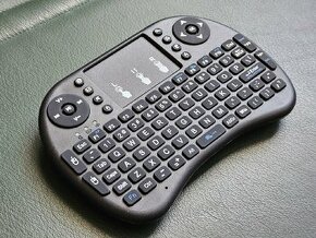 Mini bezdrátová klávesnice