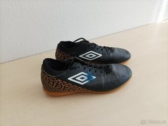 Sálovky Umbro 40