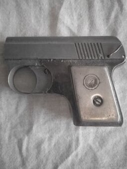 Startovací pistole zbrojovka