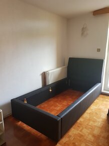 Koženková postel