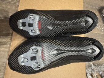 cyklistické silniční boty tretry Fizik R1 Uomo CARBON vel.44