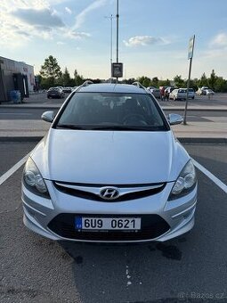 Hyundai i30 CW 1.4 CVVT, 80kW, 2011 – 125tis. km – 40 000 Kč