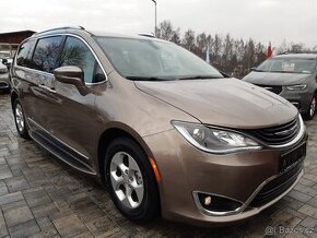 Chrysler Pacifica 3,6L HYBRID,Top.výbava, Facelift,REZERVACE
