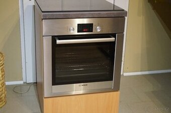 Bosch nerezová vestavná trouba HBA73B550