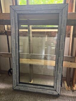 Okno PVC Gealan 860x1435MM, antracit/bílá, trojsklo Ug=0,5