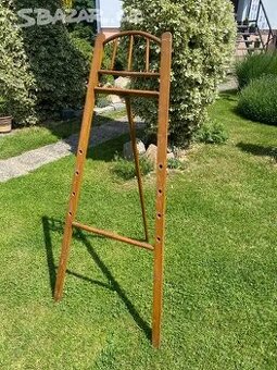 Stary stojan na platno