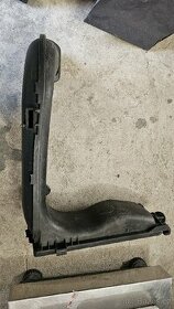 BMW F30 F10 KRYT VZDUCHOVÉHO FILTRU 3.0D 70528997

