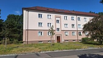 Pronájem bytu 2+1 , 65 m2 , balkon, Sokolovská 2392, Pardubi