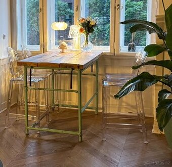 Industriální stůl a Kartell židle 4x