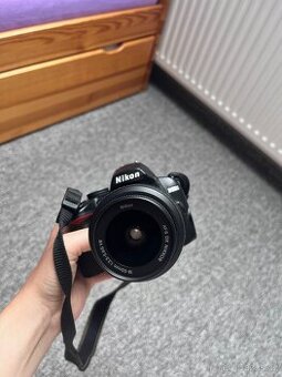 Prodám Nikon D3000