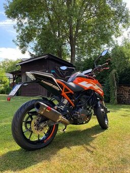 KTM Duke 125 (AKRAPOVIČ)