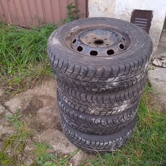 Sada plechových disků rozteč 5x112 s zimní pneu 195/65/15