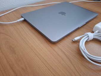 Apple MacBook Pro 13 2020 i7 10. generace, 16GB, 512GB SSD