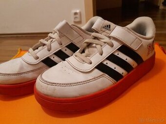 Adidas boty vel. 33