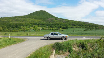 Mercedes-Benz W123 Coupe 230CE