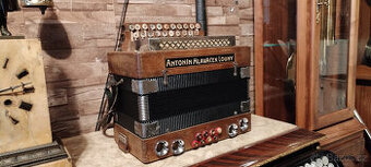 Antonín Hlaváček 1934. Heligonka 3 hlas  ladění CF . Po GO