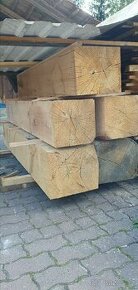 Dubové hranoly a desky