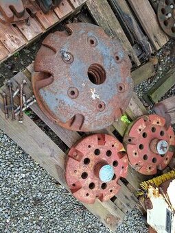 Zetor uřI zadní závaží