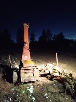 Štěpkovač předělaný z řezačky.