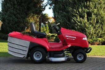 Zahradni traktor Honda Hf2417