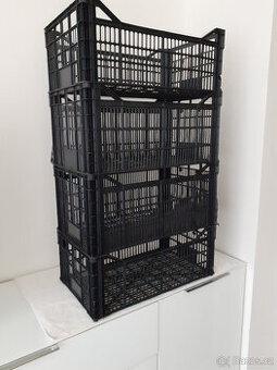 Čtyři nové přepravky na ovoce nebo zeleninu