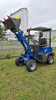 Mininakladač, kloubový čelní nakladač