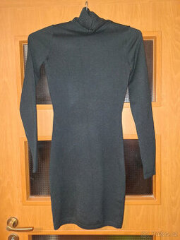 Prodám dívčí pletené šaty vel.26