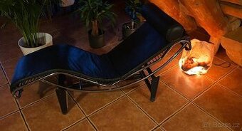 Relaxační lethátko Le Corbusier v kůži