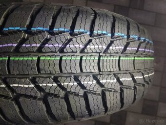 Nové zimní pneu 215/70/16