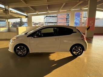 Peugeot 208 - max výbava