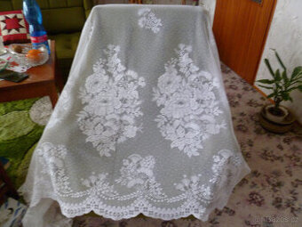 Nová bílá záclona, moderní vzor levně