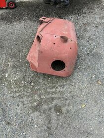 prodám přední levý blatnik Tatra 148